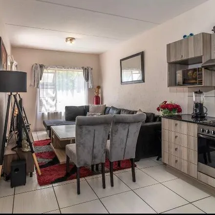 Image 6 - Amanzimtoti Road, Paulshof, Sandton, 2056, South Africa - Apartment for rent