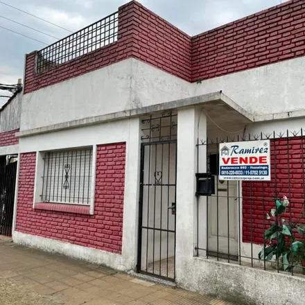 Buy this studio house on D'Amico 1098 in Partido de Morón, El Palomar