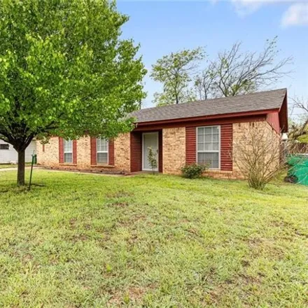 Image 3 - 215 Phillips Road, McGregor, TX 76657, USA - House for sale