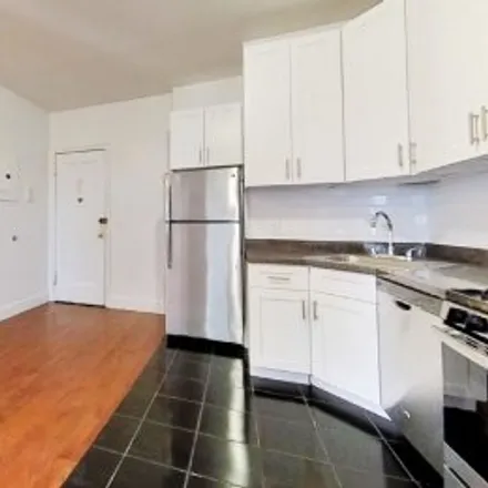 Rent this 2 bed apartment on #6h,86-50 77 Street