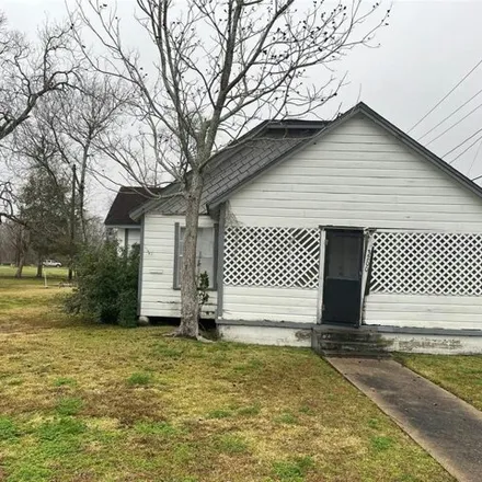 Image 4 - 3214 Moore Avenue, Bay City, TX 77414, USA - House for sale