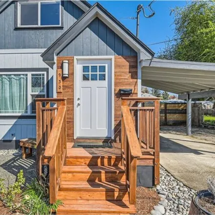 Image 3 - 930 NE 74th Ave, Portland, Oregon, 97213 - House for sale