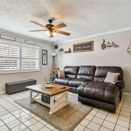 Image 2 - 320 6th Street North, Safety Harbor, FL 34695, USA - House for sale