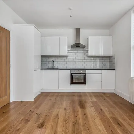 Image 3 - 154 Essex Road, Angel, London, N1 8LY, United Kingdom - Apartment for rent