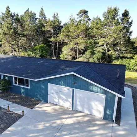 Buy this 3 bed house on 2034 45th Street in Florence, OR 97439