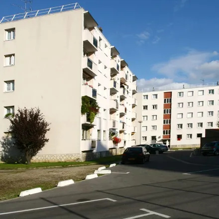 Rent this 5 bed apartment on 18 Rue du Massif Central in 94800 Villejuif, France