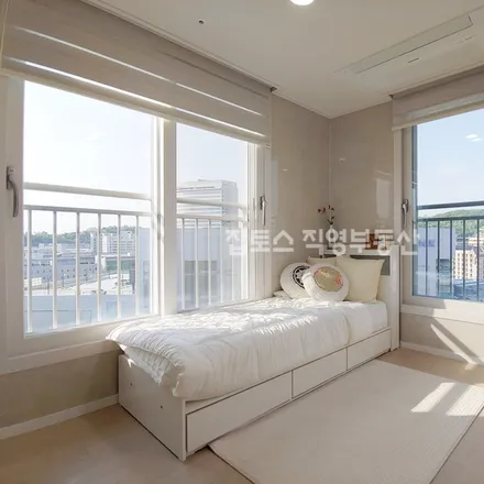 Image 2 - 서울특별시 서대문구 대현동 110-4 - Apartment for rent