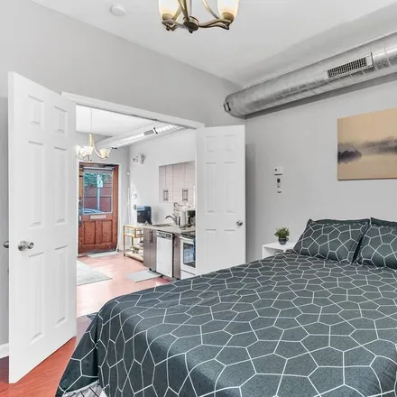 Rent this studio apartment on Philadelphia