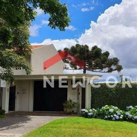 Buy this 5 bed house on Rua Professor Fábio de Souza 284 in Santa Quitéria, Curitiba - PR