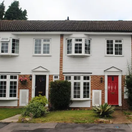 Rent this 3 bed townhouse on Park Gate in Ockenden Road, Old Woking
