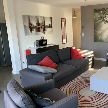 Rent this 2 bed apartment on 64500 Saint-Jean-de-Luz
