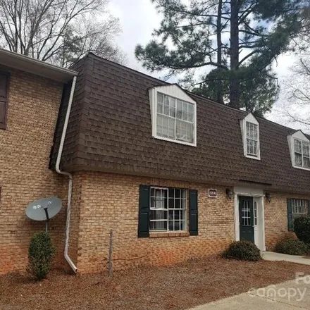 Buy this 1 bed condo on 5810 Hunting Ridge Lane in Charlotte, NC 28212