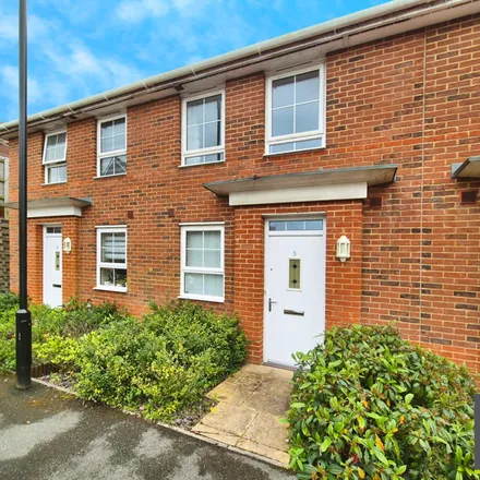Rent this 2 bed townhouse on 3 Bell Mews in Newport, PO30 2FY
