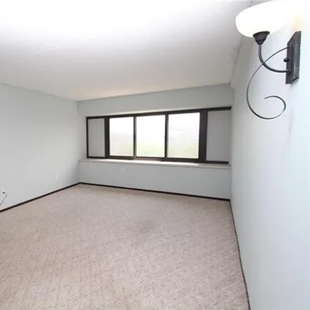 Buy this 1 bed condo on Riverview Tower in South 1st Street, Minneapolis