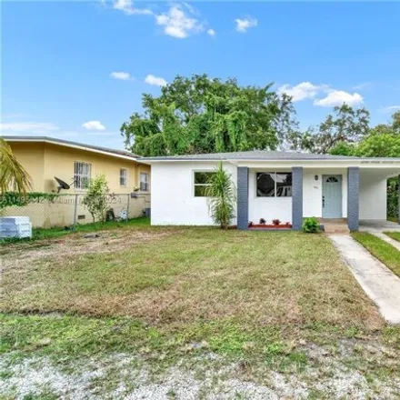 Image 2 - 322 Northeast 110th Terrace, Miami Shores, Miami-Dade County, FL 33161, USA - House for rent