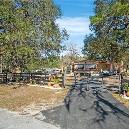 Buy this studio apartment on 2135 South Sunwood Point in Homosassa Springs, FL 34448