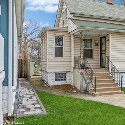 Buy this 3 bed house on 308 East 136th Place in Chicago, IL 60827