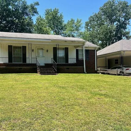 Buy this 3 bed house on 3519 Lehi Drive in Memphis, TN 38128