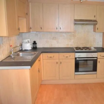 Rent this 4 bed apartment on Llanbleddian Gardens in Cardiff, CF24 4AT
