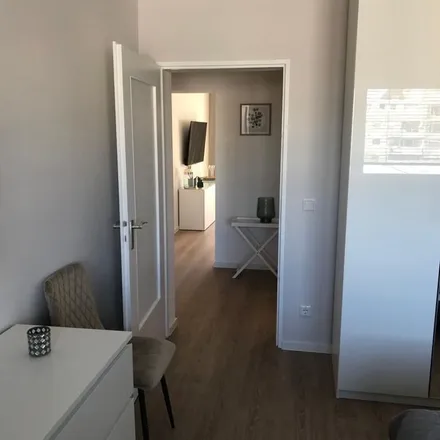 Rent this 2 bed apartment on Otzbergstraße 4-6 in 60528 Frankfurt, Germany
