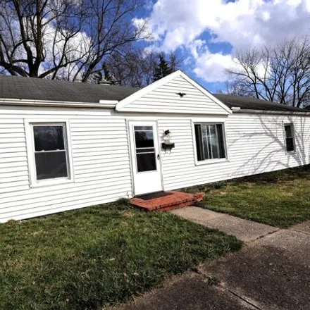 Buy this 3 bed house on 1518 Beacon Street in Kenwood Heights, Springfield