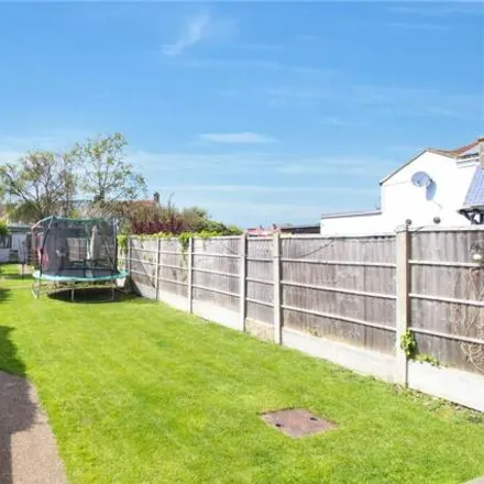 Image 5 - Brooklands Avenue, Rayleigh Road, Leigh on Sea, SS9 5XE, United Kingdom - Townhouse for sale