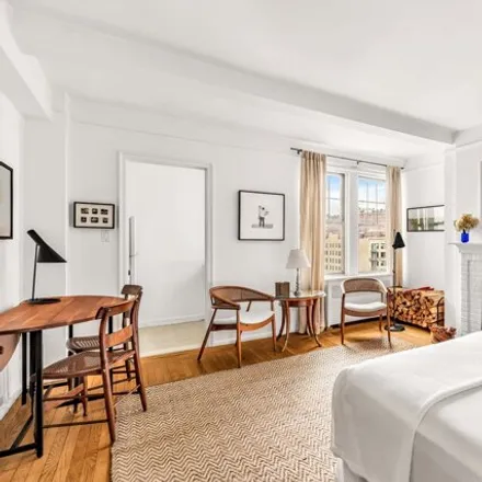 Rent this studio townhouse on 299 West 12th Street in New York, NY 10014