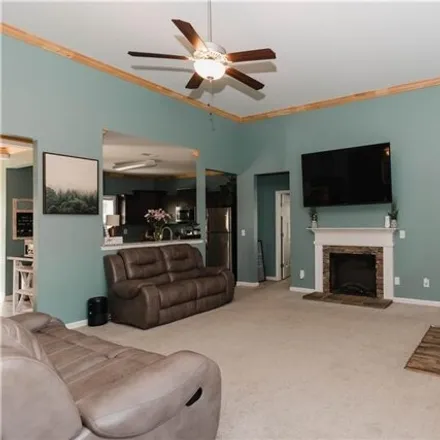 Image 3 - 297 Waters Edge Parkway, Temple, Carroll County, GA 30179, USA - House for sale