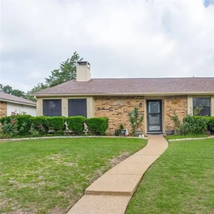 Buy this 3 bed house on 715 Middle Cove Drive in Plano, TX 75023