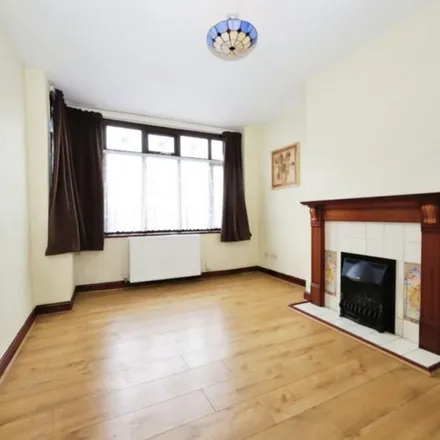 Rent this 3 bed apartment on Hadley Road in Bilston, WV14 6RU