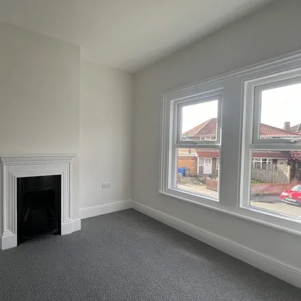 Image 4 - Temple Road, Norwich, NR3 1ED, United Kingdom - Townhouse for rent