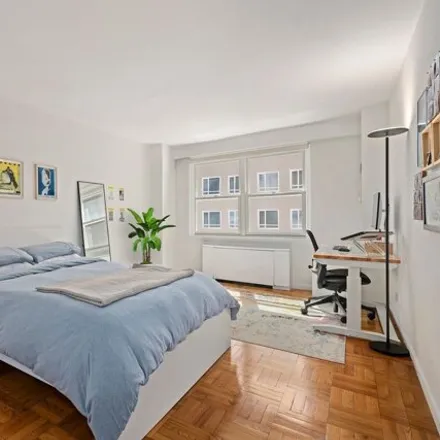 Image 3 - 155 East 34th Street, New York, NY 10016, USA - Condo for sale