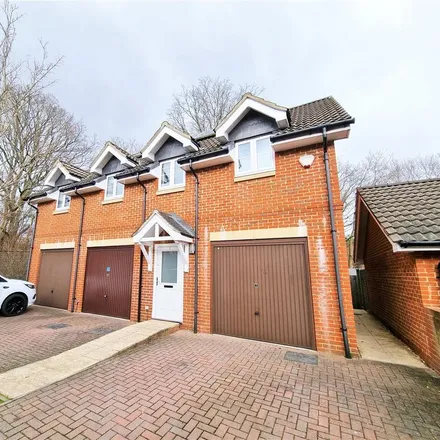 Rent this 2 bed house on Shafford Meadows in Hedge End, SO30 4SR