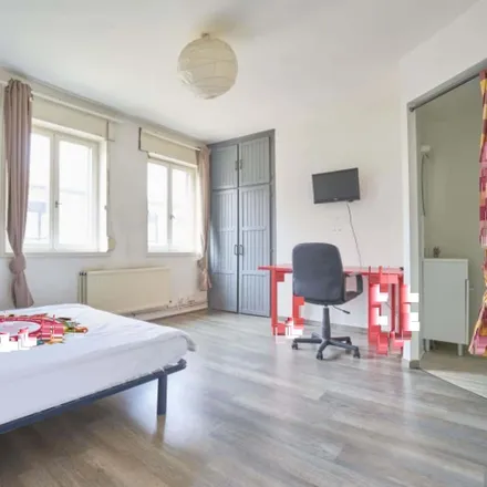 Rent this 1 bed room on 14 Rue de Londres in 59120 Lille, France
