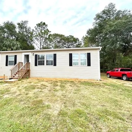 Buy this studio apartment on 1341 South Skyway Avenue in Homosassa Springs, FL 34448