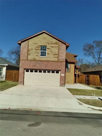 Buy this 3 bed house on 724 Katy Boulevard in Bonham, TX 75418