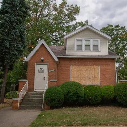 Buy this 2 bed house on 15711 Tracey Street in Detroit, MI 48227