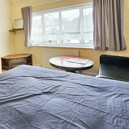 Image 3 - Meadow Garth, London, NW10 0SP, United Kingdom - Room for rent