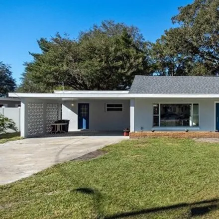 Rent this 4 bed house on 5772 Chipola Circle in Orlando, FL 32839