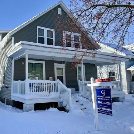 Buy this studio house on 1236 Stuart Street in Green Bay, WI 54301