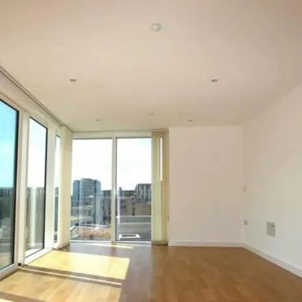 Rent this 1 bed apartment on The Happy Man in 89 Woodberry Grove, London