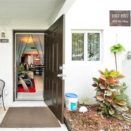 Buy this studio townhouse on 1917 NW 5th Pl # 368