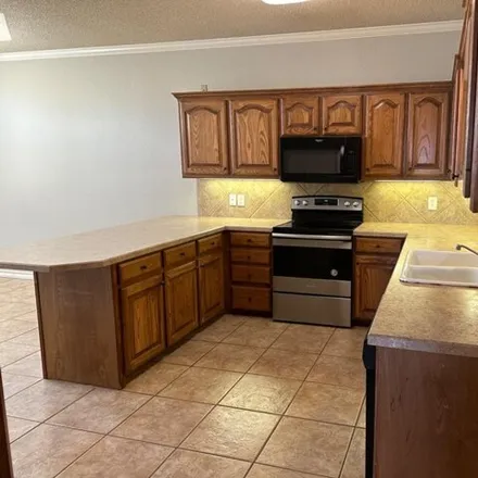 Image 6 - 10109 Elmwood Ave, Lubbock, Texas, 79424 - House for sale