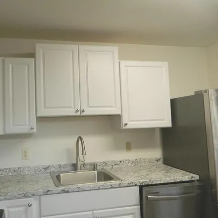 Image 4 - 740 Quince Orchard Boulevard, Brown, Gaithersburg, MD 20899, USA - Condo for sale