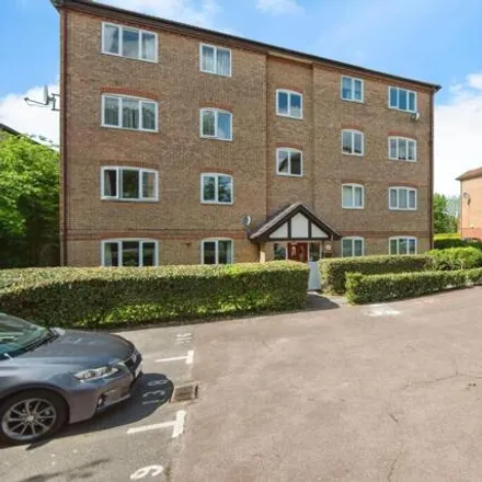 Buy this 1 bed apartment on Varsity Drive in London, TW1 1AL