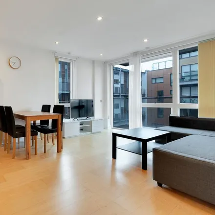 Image 2 - Commercial Wharf, 305 Kingsland Road, De Beauvoir Town, London, E8 4DG, United Kingdom - Apartment for rent