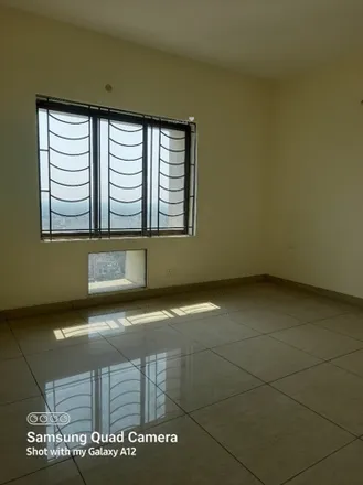 Buy this 3 bed apartment on Tollygunge Club in Putiary Banerjee Para Road, Paschim Putiary