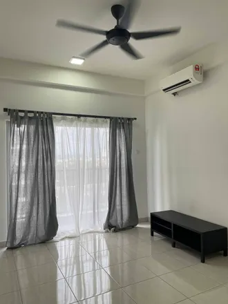 Rent this 4 bed apartment on E Jalan SP 4/29 in Bandar Saujana Putra, 42610