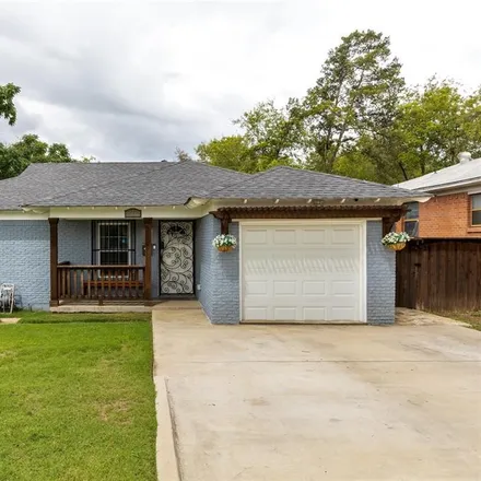 Buy this 3 bed house on 1319 Fernwood Avenue in Oak Cliff, Dallas