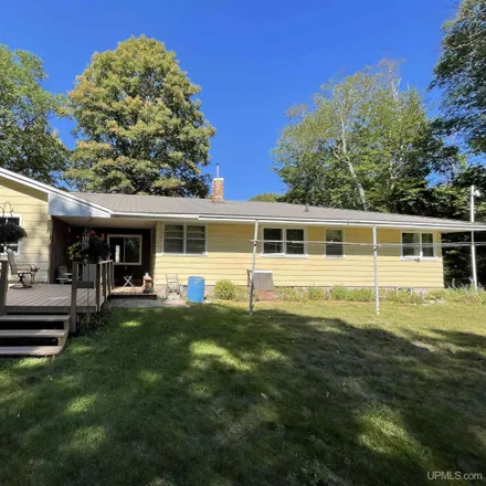 Image 2 - 152 Midway Drive, Negaunee Township, MI 49866, USA - House for sale